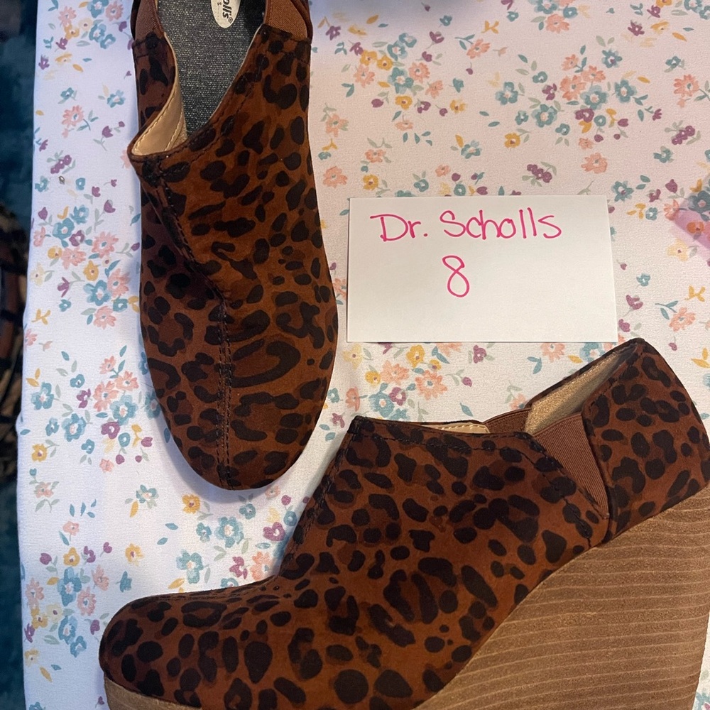 Dr Scholls cheetah platform boots 8